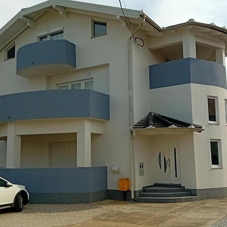 Apartman De 大戈里察 外观 照片