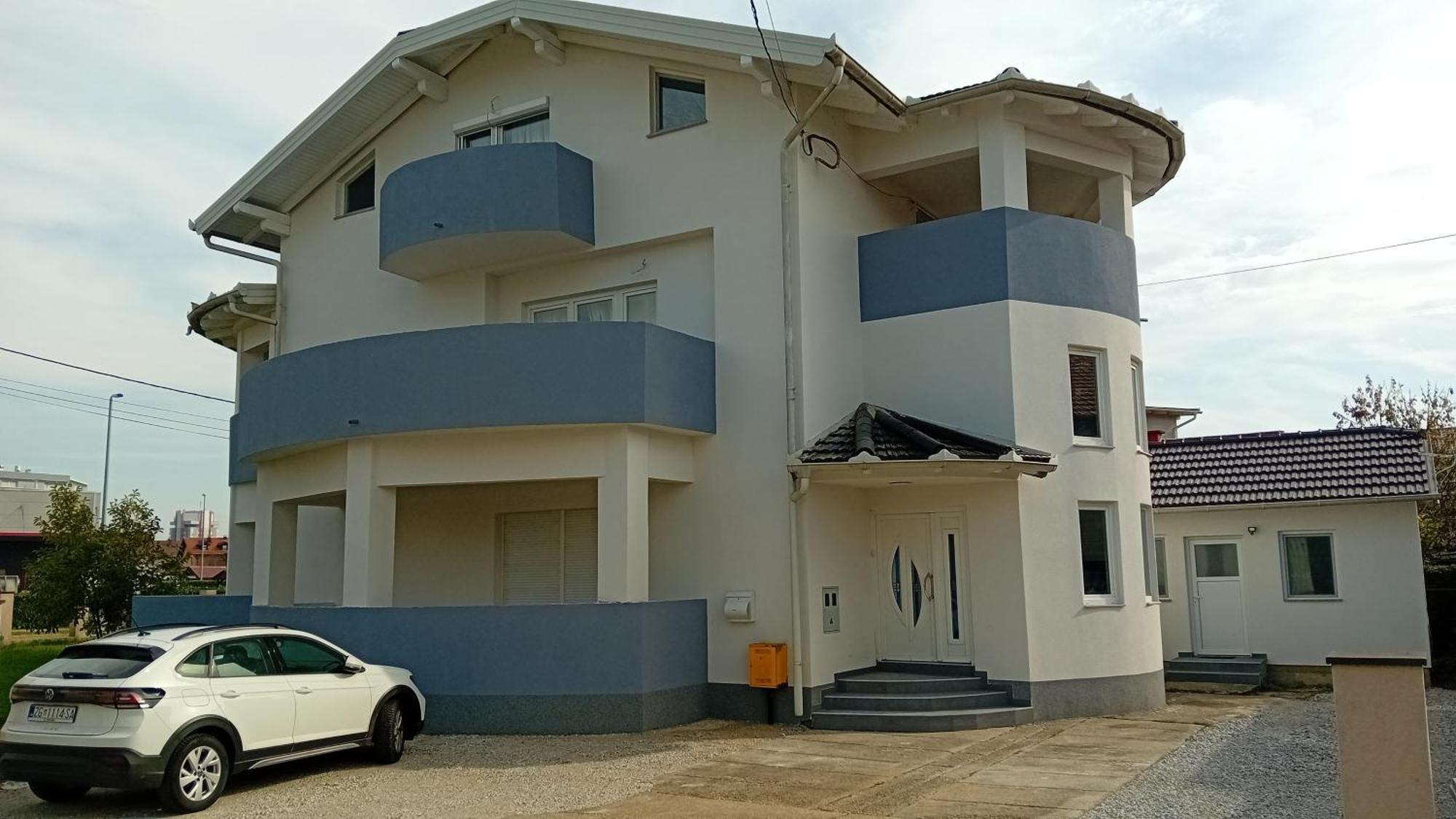Apartman De 大戈里察 外观 照片